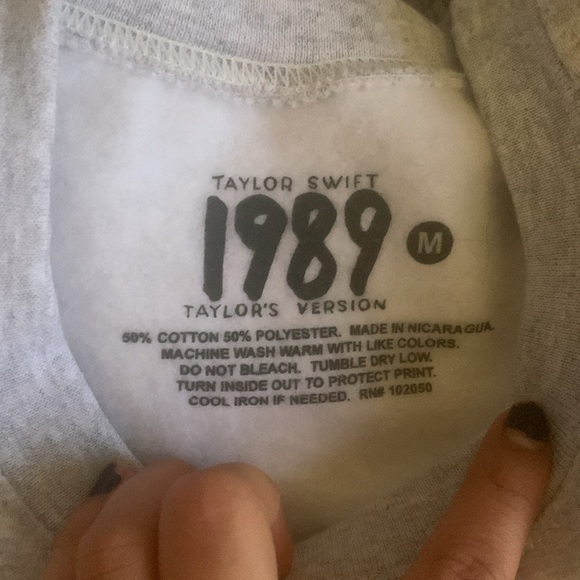 Spotify Taylor swift official crewneck - Picture 3 of 6